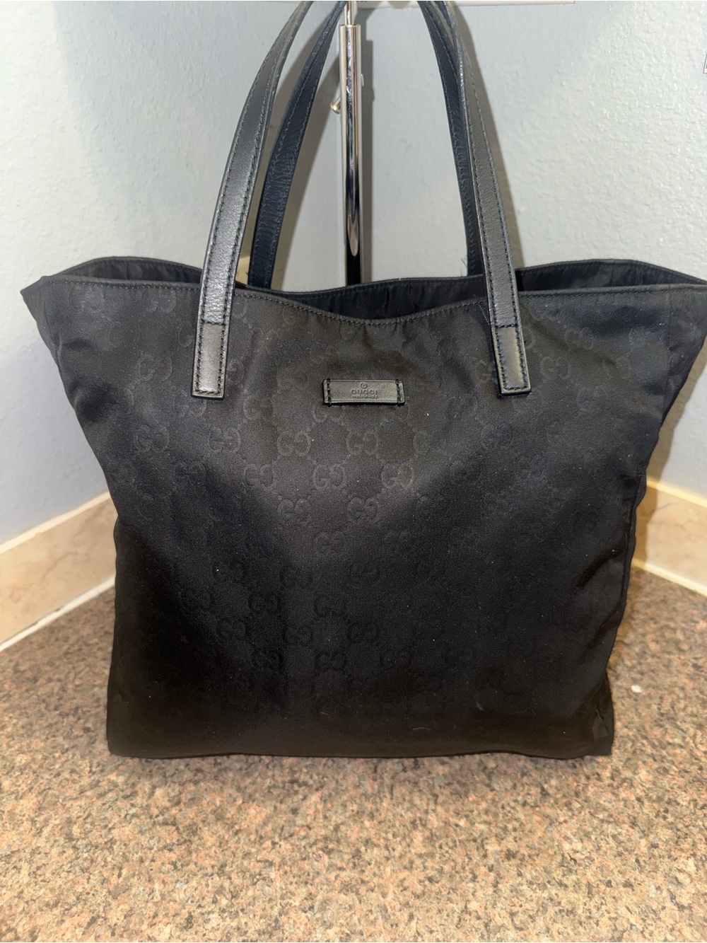 Gucci Black GG Canvas Everyday Tote EUC ✅ authentic ✅